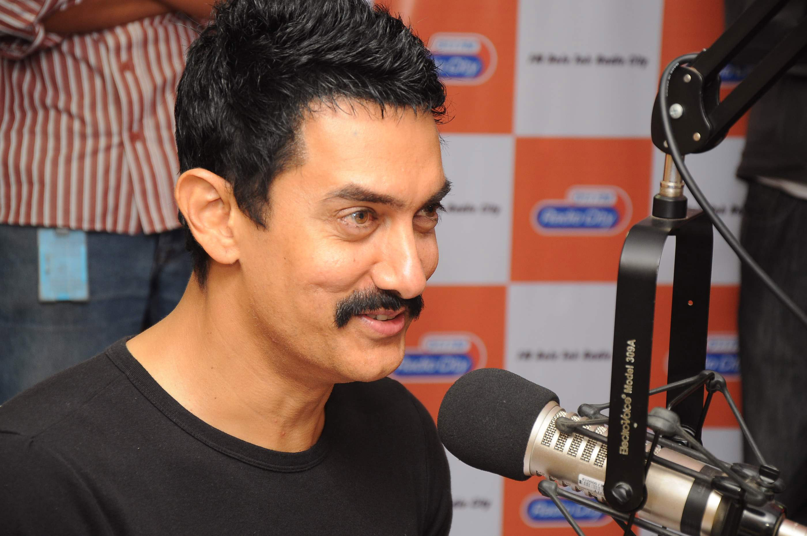 Aamir Khan to promote Delhi Belly | Picture 42414